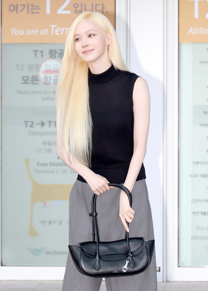 [잡담] 260711 윈터 런던 출국 기사사진 | 인스티즈