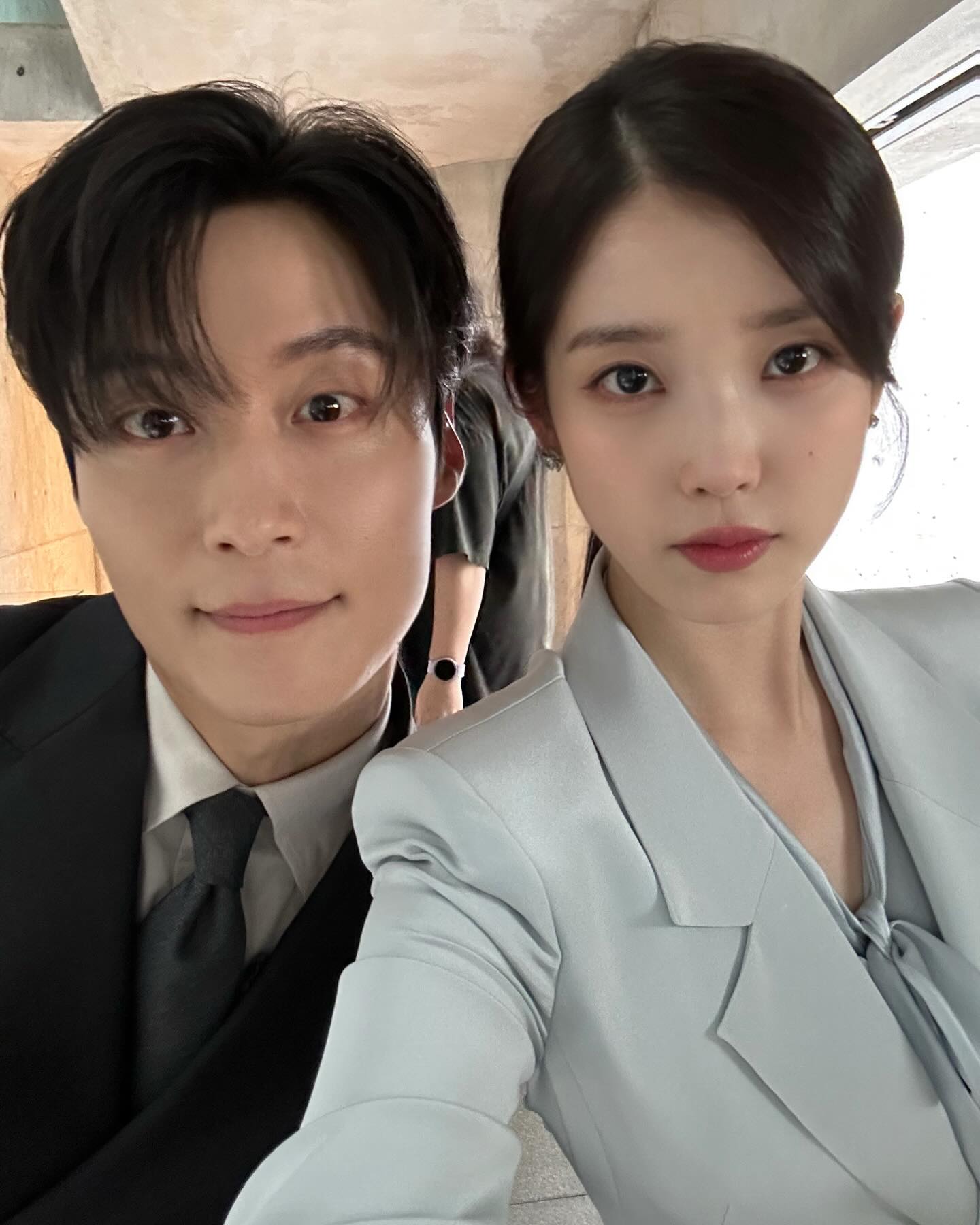[잡담] 이 짤 보니까 아이유 허남준 남매로 보고싶다.. | 인스티즈