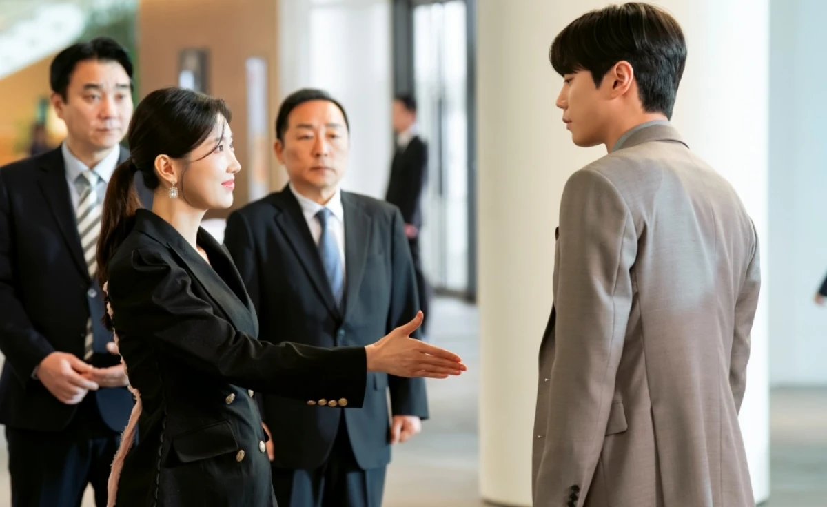 [정보/소식] 강회장) 이서안, '손현주 판박이' 이준영에 깜짝…"목소리 헷갈린 적 있어" [엑's 인터뷰③] | 인스티즈