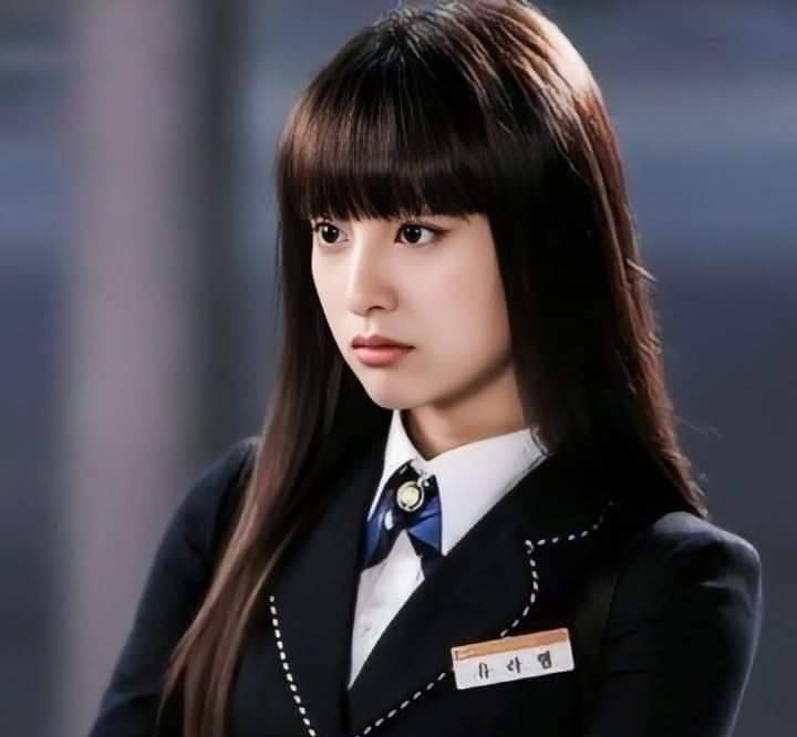 [잡담] 김지원) 22살 유라헬 시절 김지원 미모 | 인스티즈