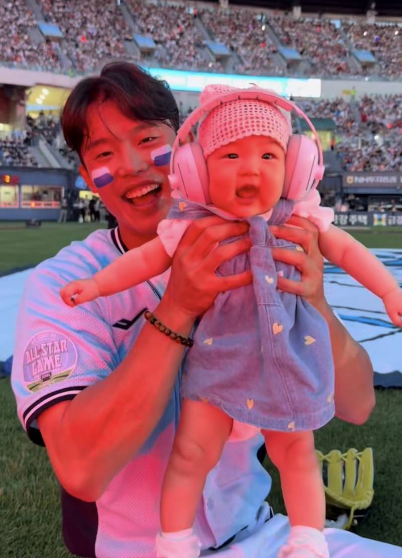 [잡담] 아빠랑 딸이 어떻게 이렇게 붕어빵이야 | 인스티즈
