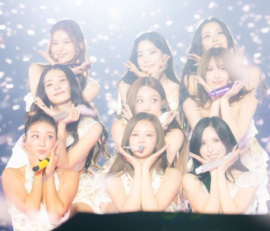 [잡담] 트와이스 꽃받침 엔딩 2016/2026 | 인스티즈