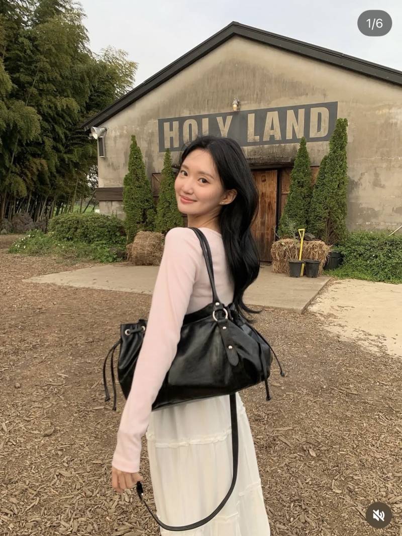 [잡담] 가방 색상 고민 중인데 뭐가 나 | 인스티즈
