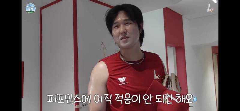 [잡담] 근데 올해 올스타전은 최정도 본인이 퍼포하겠다고 먼저 연락해서 퍼포한거임 | 인스티즈