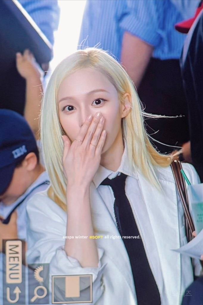 어제자 런던 윔블던 테니스 대회 참석한 에스파 윈터 | 인스티즈