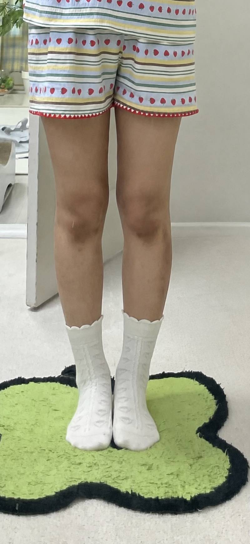 [잡담] 내 다리 어떤지 한번 봐주고 평가좀 해줄 사람?? | 인스티즈