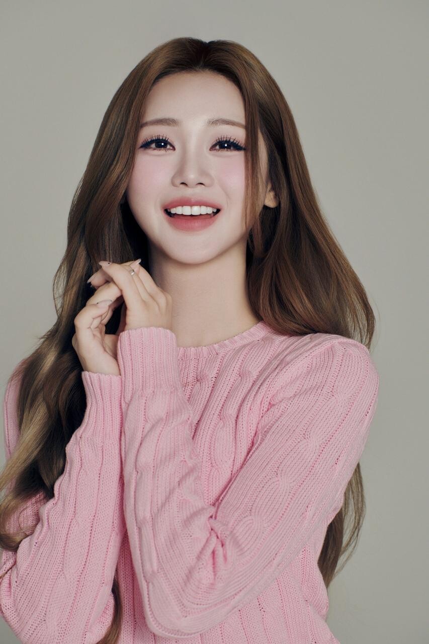 [잡담] 홍지윤, "전폭적인 지원” 속 SM C&C와 새 출발 | 인스티즈