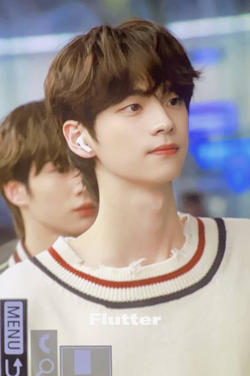 𝙅𝙊𝙉𝙉𝘼 기묘한 수준이라는 투어스 신유 목..JPG | 인스티즈