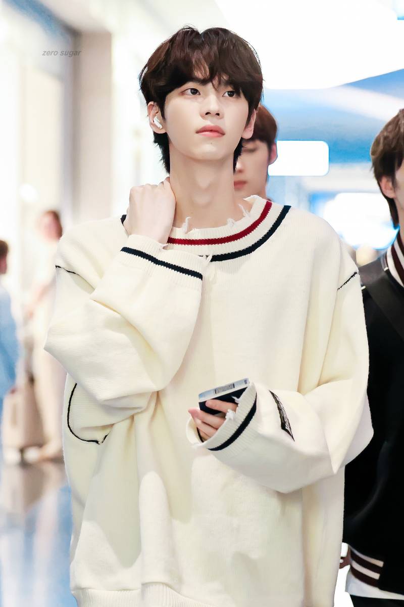 𝙅𝙊𝙉𝙉𝘼 기묘한 수준이라는 투어스 신유 목..JPG | 인스티즈