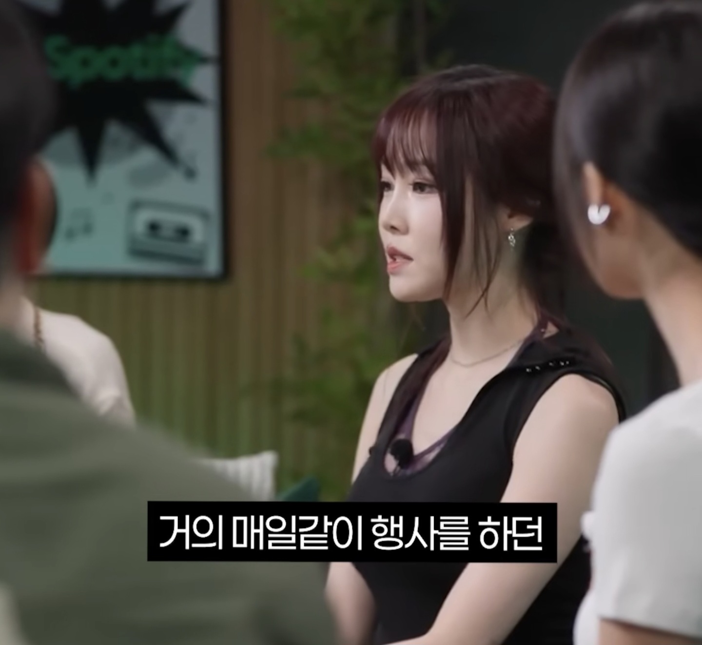 [정보/소식] 여자친구 데뷔초 빗속 투혼 사건 당시 사석에서 만나 비꼬면서 말한 아이돌 | 인스티즈