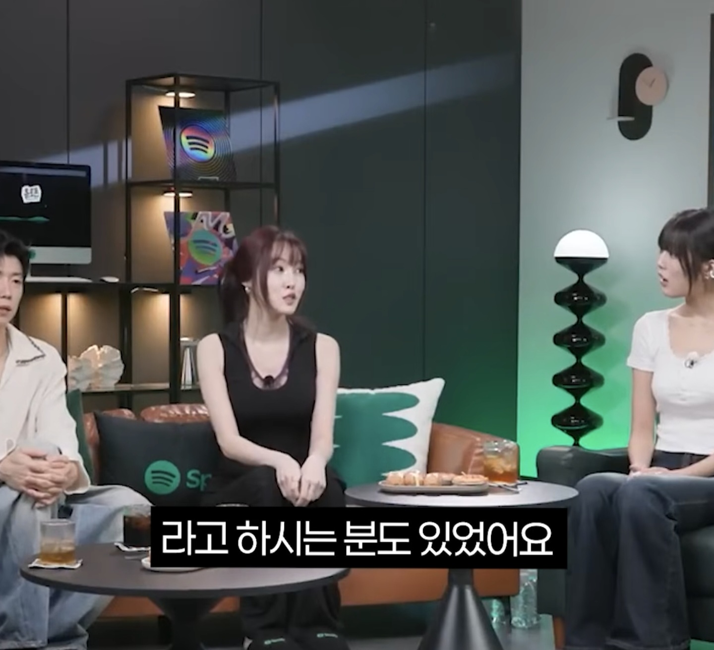 [정보/소식] 여자친구 데뷔초 빗속 투혼 사건 당시 사석에서 만나 비꼬면서 말한 아이돌 | 인스티즈