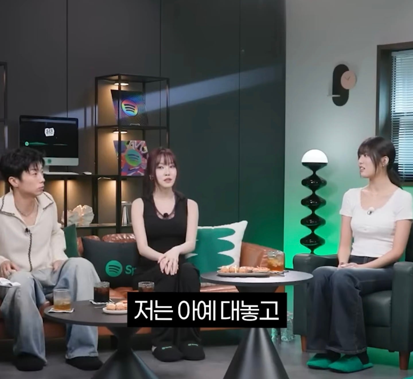 [정보/소식] 여자친구 데뷔초 빗속 투혼 사건 당시 사석에서 만나 비꼬면서 말한 아이돌 | 인스티즈