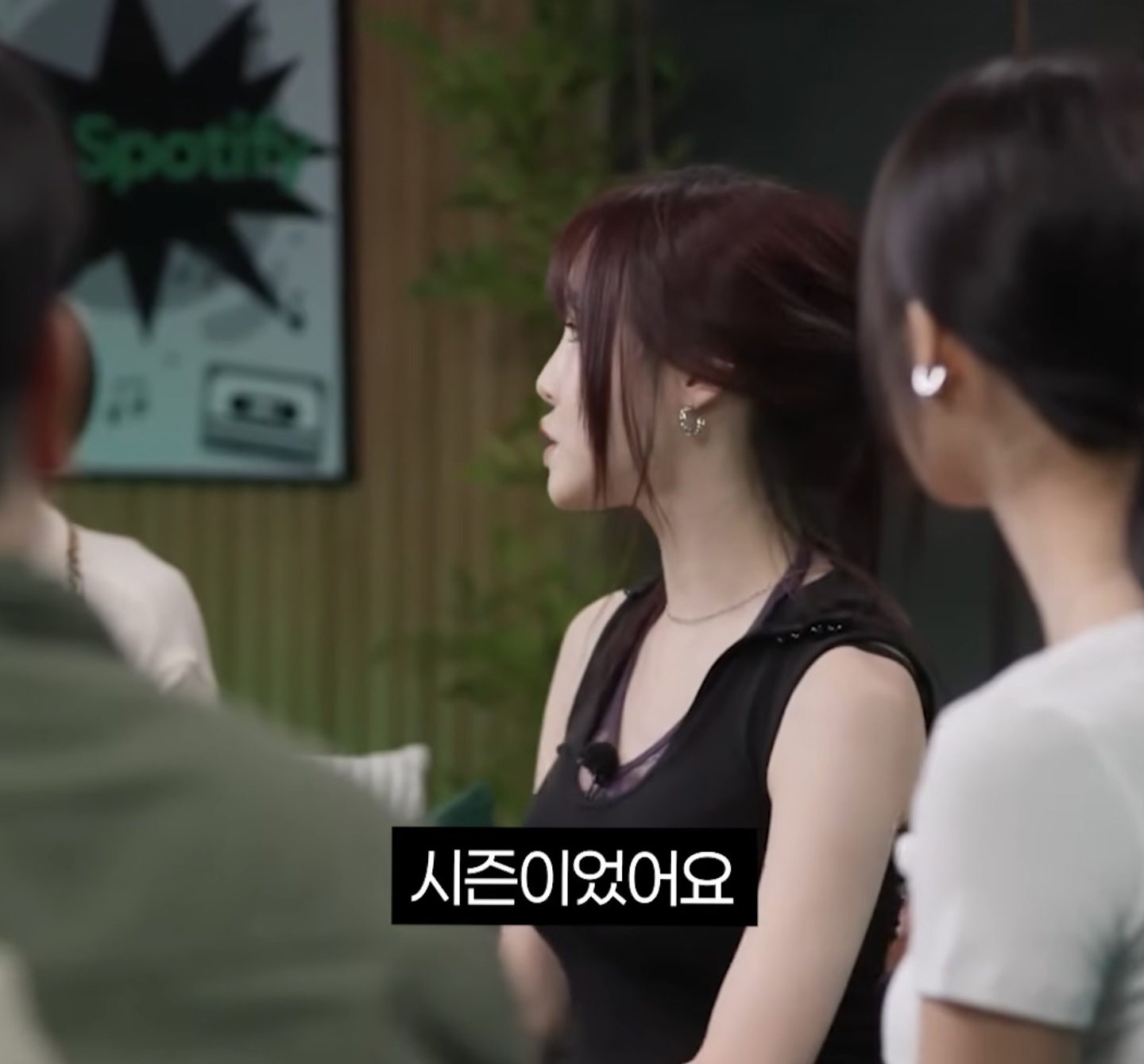 [정보/소식] 여자친구 데뷔초 빗속 투혼 사건 당시 사석에서 만나 비꼬면서 말한 아이돌 | 인스티즈