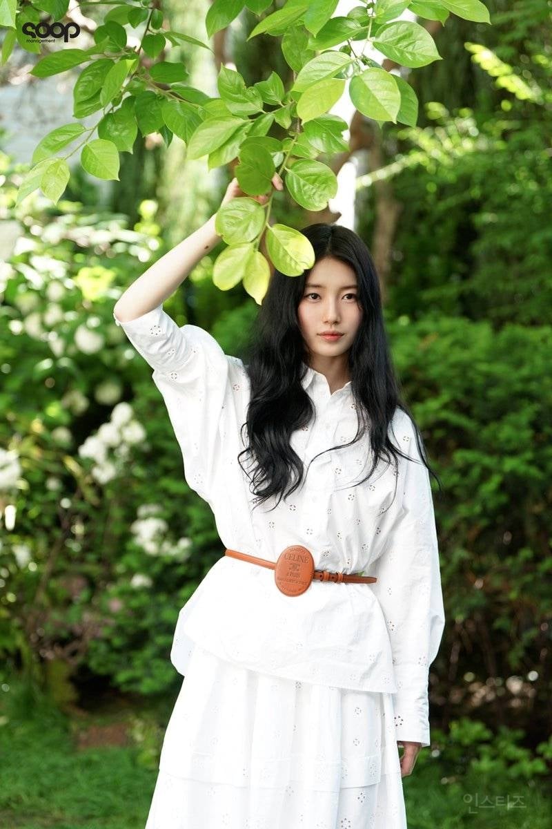 오늘자 배수지 셀린느 현장 비하인드 사진들.jpg | 인스티즈