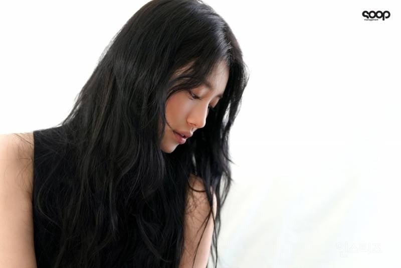 오늘자 배수지 셀린느 현장 비하인드 사진들.jpg | 인스티즈