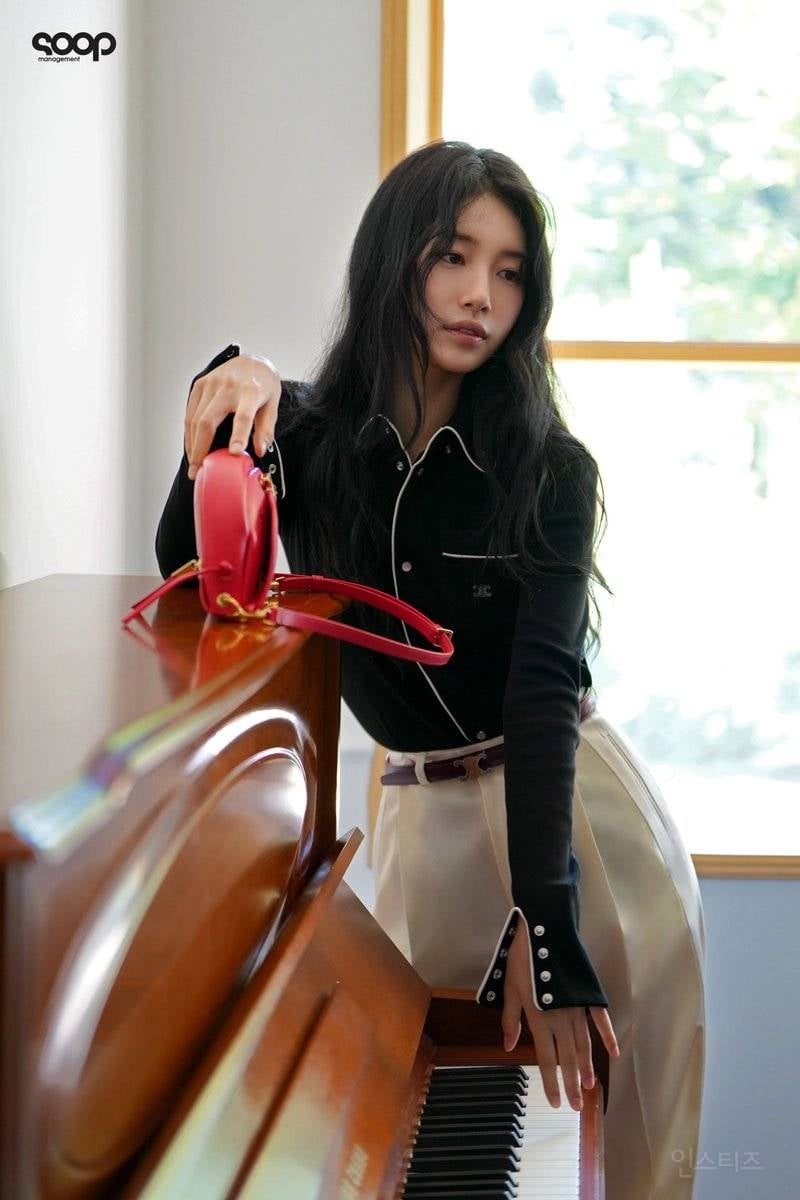 오늘자 배수지 셀린느 현장 비하인드 사진들.jpg | 인스티즈