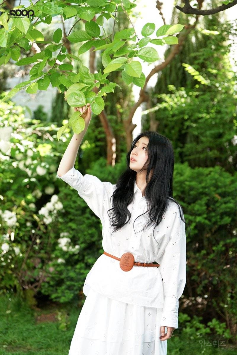 오늘자 배수지 셀린느 현장 비하인드 사진들.jpg | 인스티즈