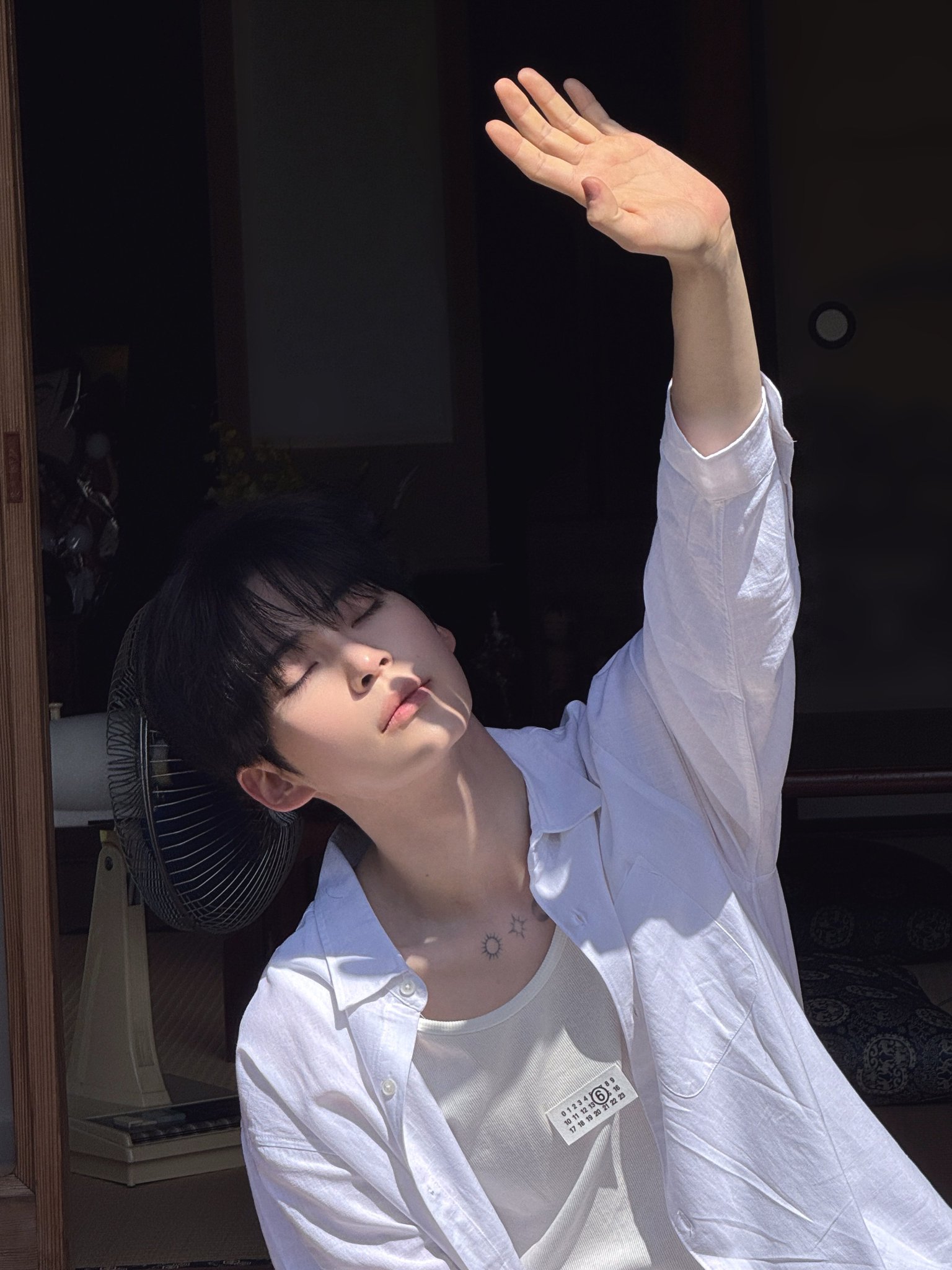 [잡담] 성한빈 방금뜬 사진 너무좋은데 | 인스티즈