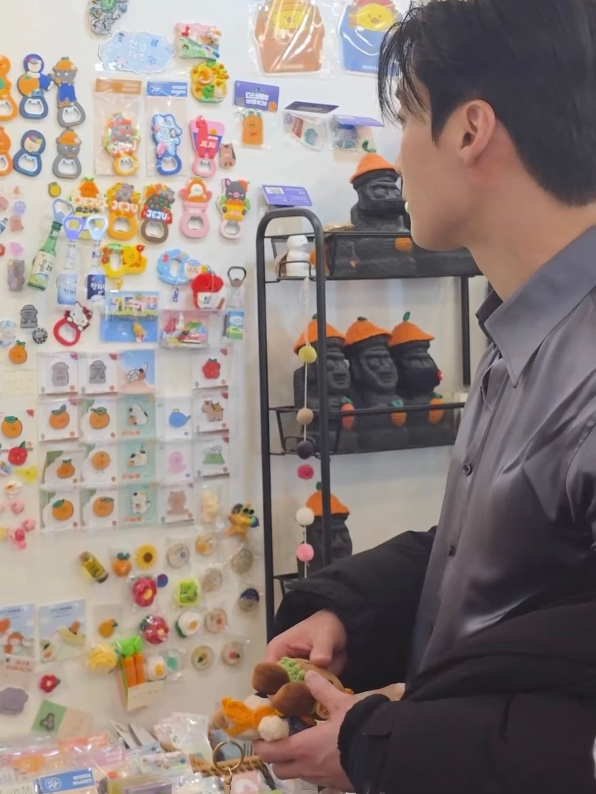[잡담] 허남준 제주도 소품샵에서 산 인형 조카줬더라 | 인스티즈