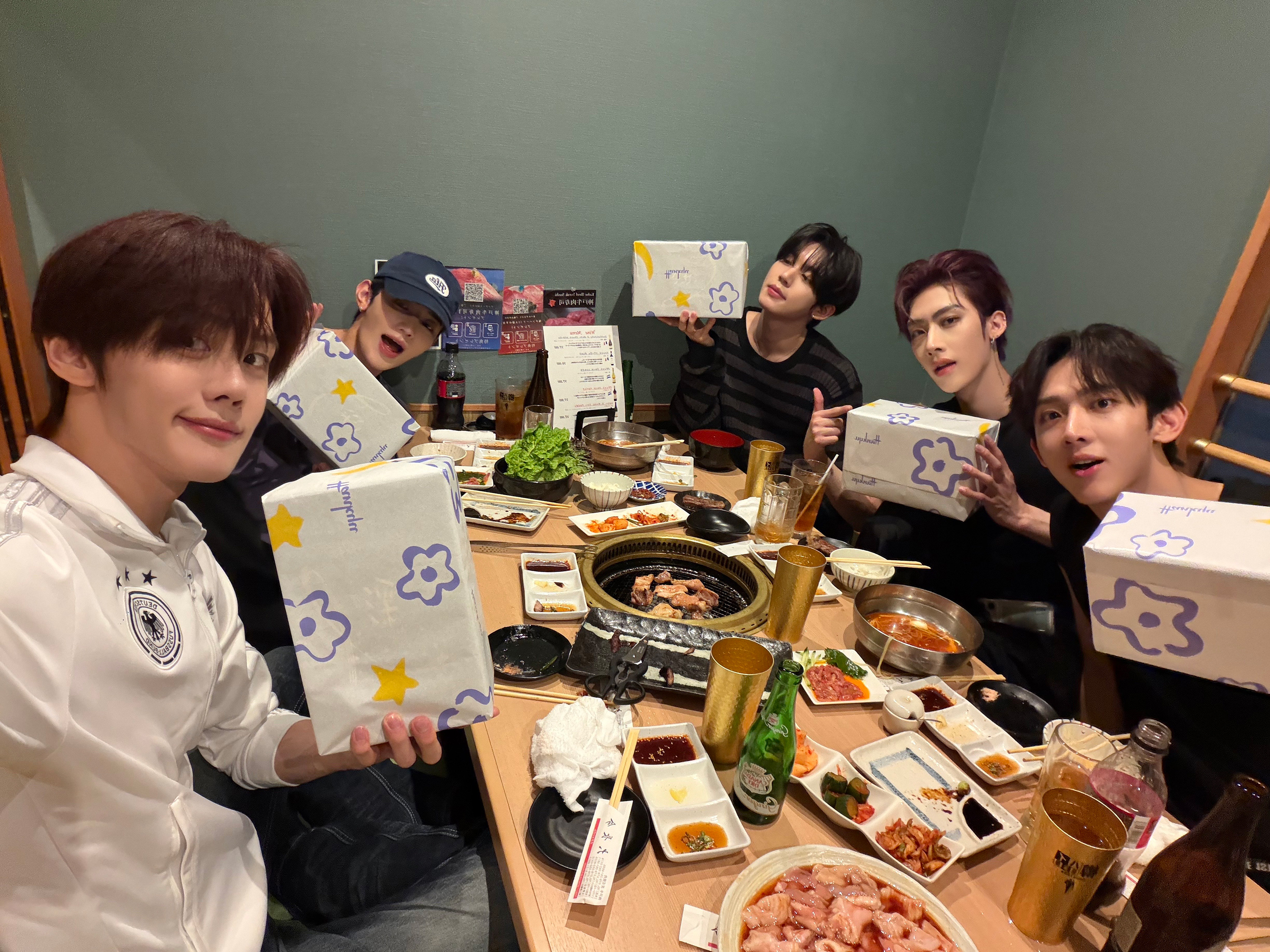 [잡담] 헐 규빈이 아버님이 8만6천원 망고 앤더블 멤버 전부 사주셨대 | 인스티즈