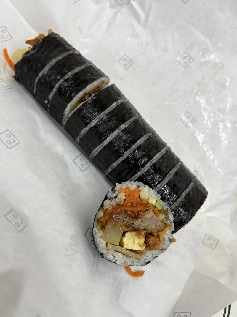 [잡담] 김밥 포장으로 샀는데 먹을 곳이 없어서 | 인스티즈