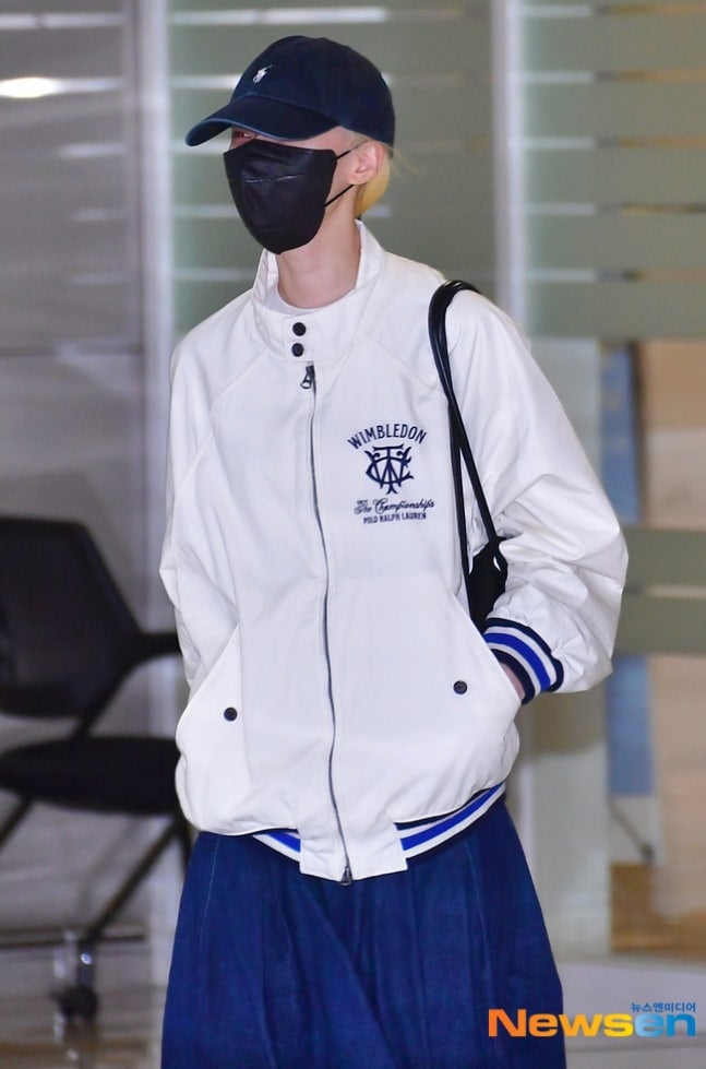 [잡담] 오늘자 윈터 공항 입국 기사사진 | 인스티즈