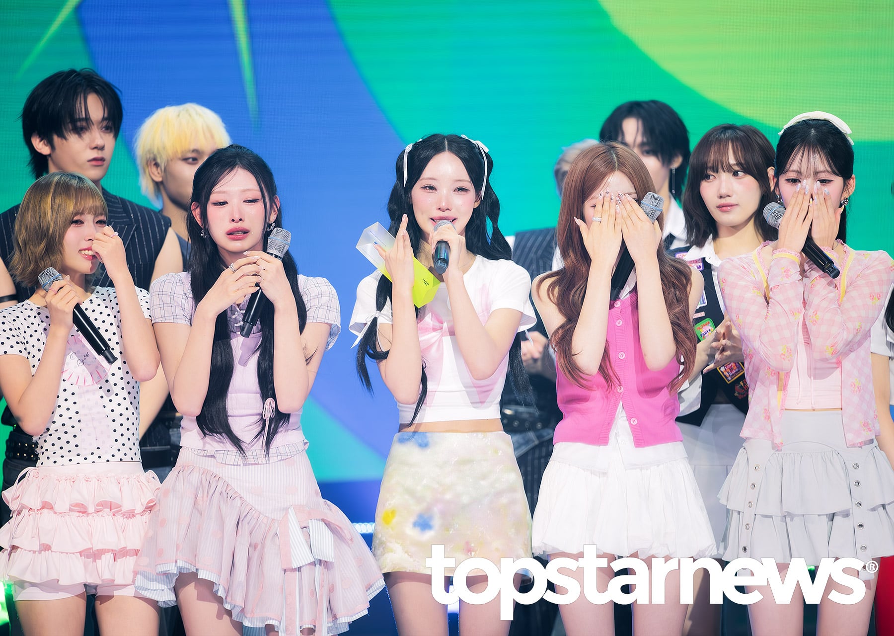 [잡담] 오늘자 더쇼 1위하고 우는 리센느 | 인스티즈