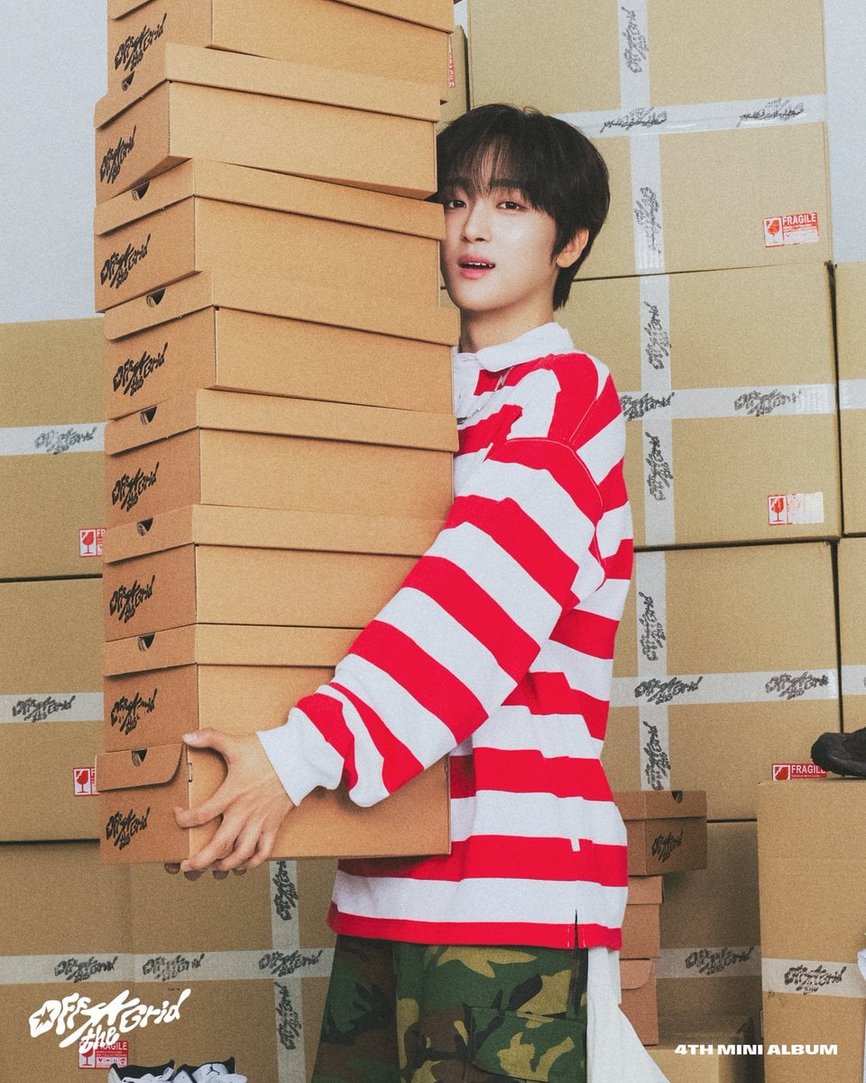 [잡담] 루네이트 4TH MINI ALBUM 'Off the Grid'Concept Photo - OFF Ver.👟LUN8 | 인스티즈