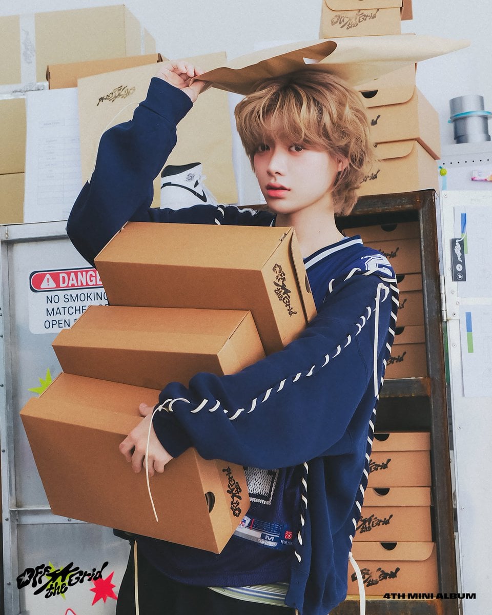 [잡담] 루네이트 4TH MINI ALBUM 'Off the Grid'Concept Photo - OFF Ver.👟LUN8 | 인스티즈