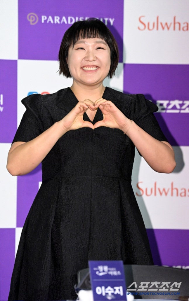 [정보/소식] 이수지, 성대결절로 수술 받는다…"방송·유튜브 활동은 그대로" | 인스티즈