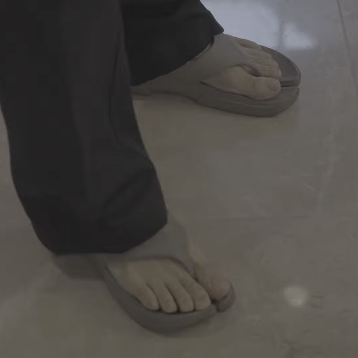 [잡담] 지창욱 베트남 그 슬리퍼 인증영상 뜸 | 인스티즈