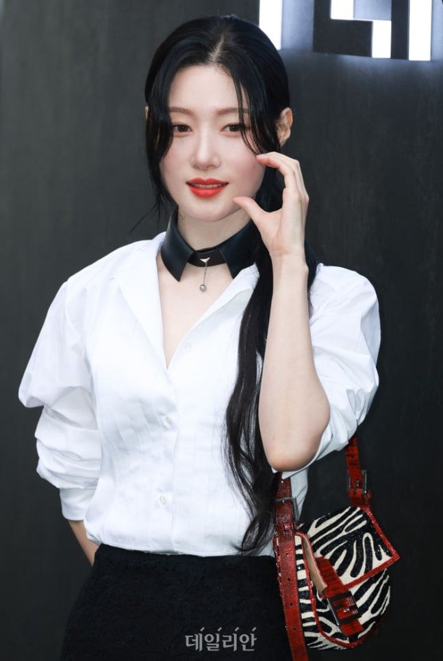 [잡담] 오늘자 펜디 행사 참석한 정채연 기사사진 | 인스티즈