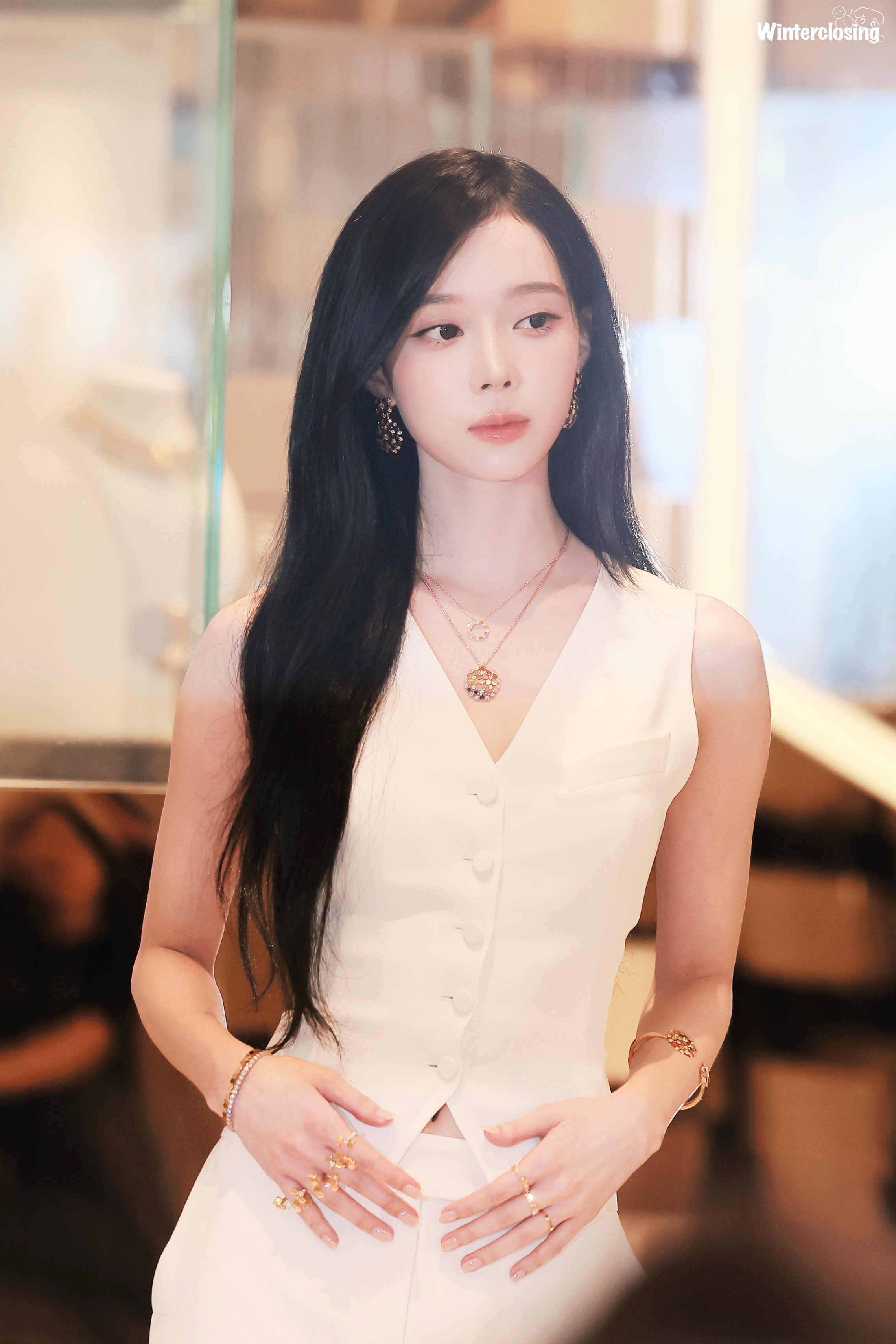 [잡담] 윈터 쇼메 엠버서더 하려나? | 인스티즈