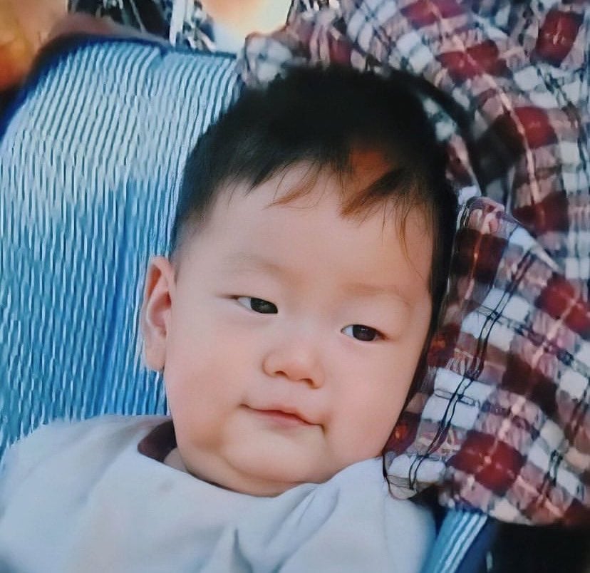 [잡담] 툽 수빈 애기 때랑 조카 얼굴 진짜 닮음 | 인스티즈