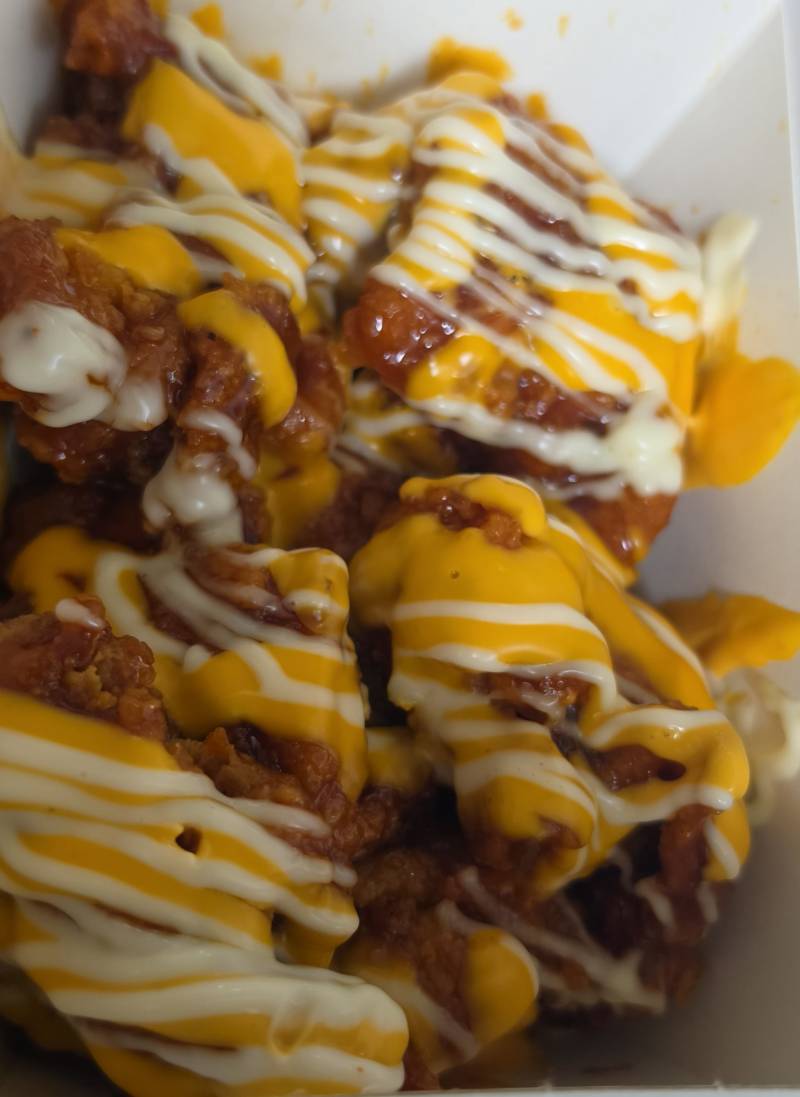 [잡담] 맘스터치 순살치킨 핫치즈밤보다 후라이드가 훨씬 맛있어 | 인스티즈
