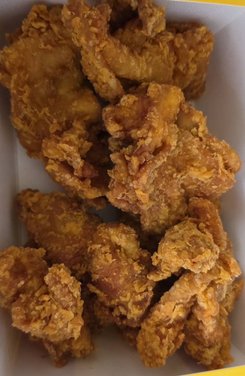 [잡담] 맘스터치 순살치킨 핫치즈밤보다 후라이드가 훨씬 맛있어 | 인스티즈