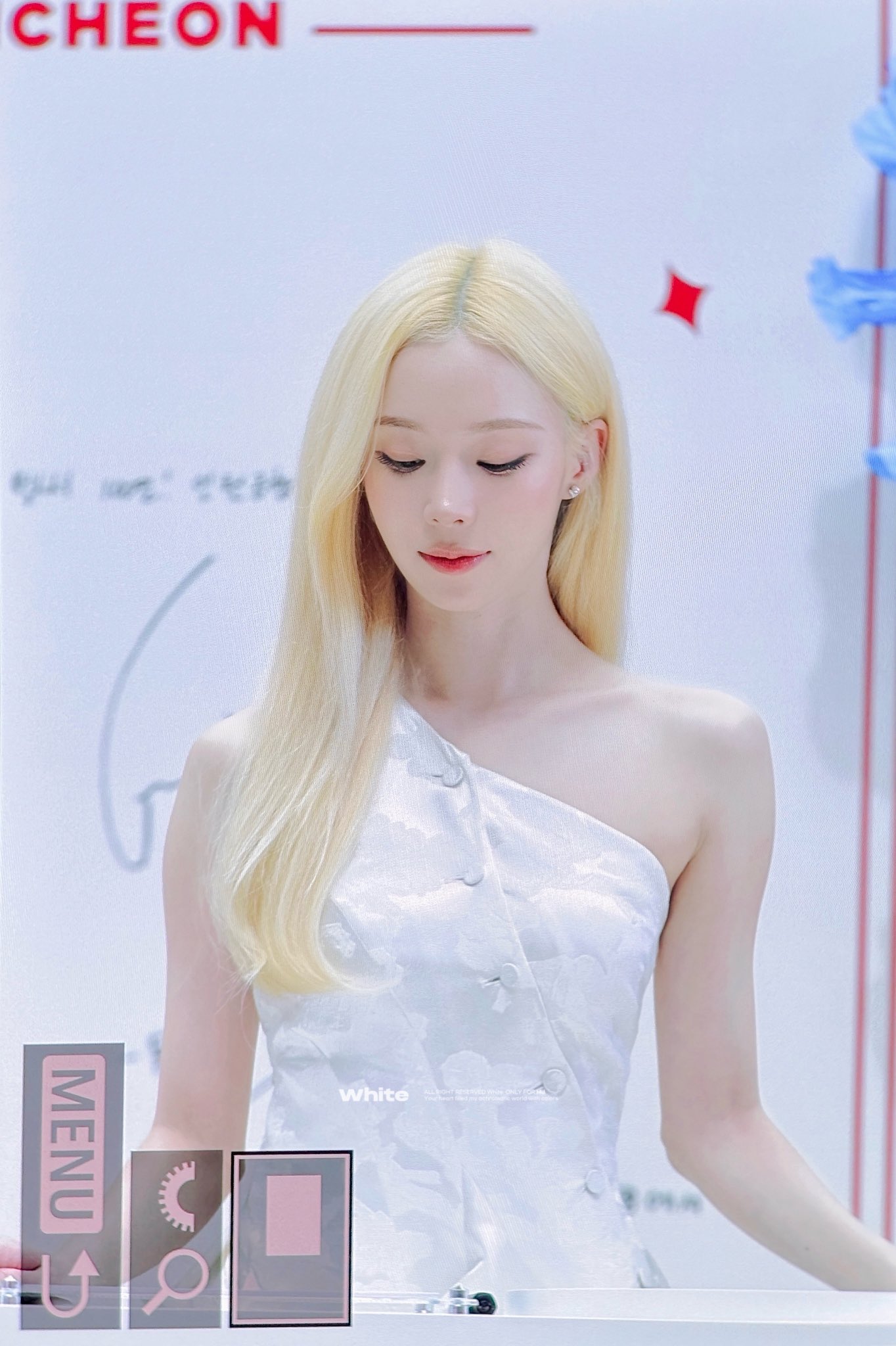 [잡담] 260716 롯데면세점 행사 참석한 지민정 | 인스티즈