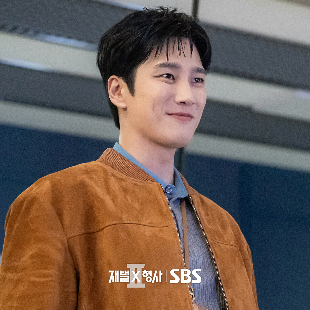 [잡담] 재벌형사2) 시즌 2여서 비주얼X스케일도 두 밴가 봐요✨남다른 형사 포스 뽐내는 재벌 안보현 | 인스티즈