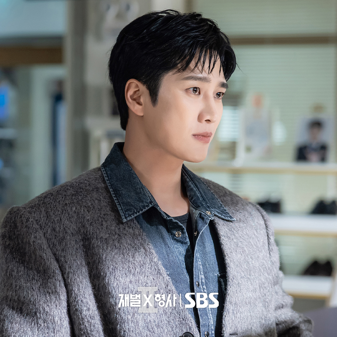 [잡담] 재벌형사2) 시즌 2여서 비주얼X스케일도 두 밴가 봐요✨남다른 형사 포스 뽐내는 재벌 안보현 | 인스티즈