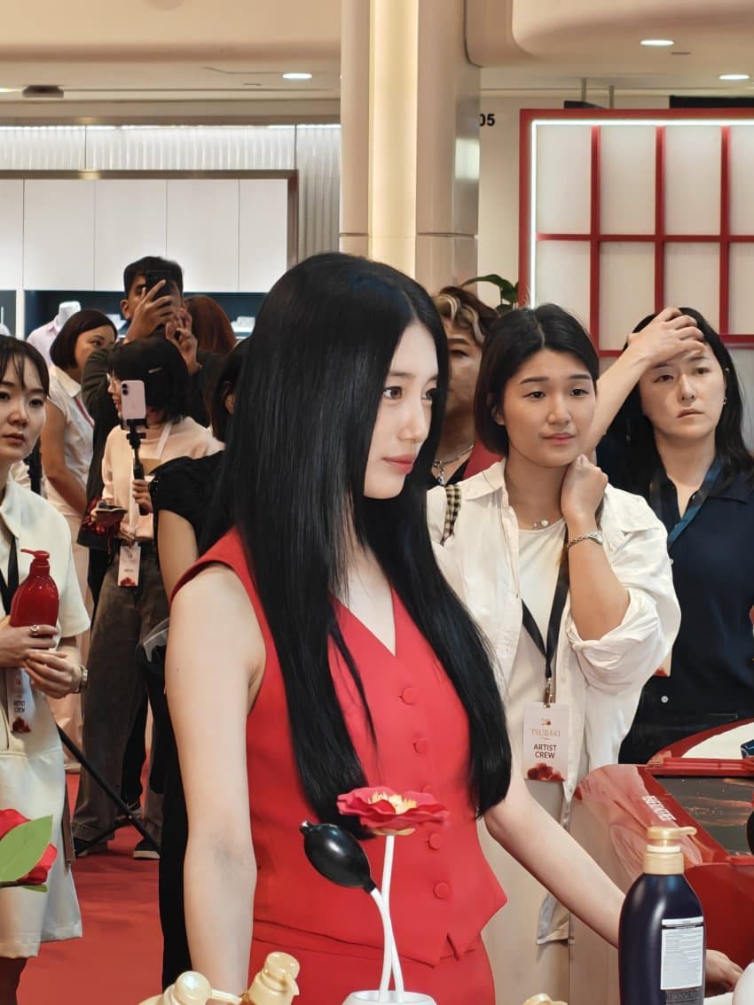 [잡담] 오늘자 말도 안되는 수지 폰카짤 | 인스티즈