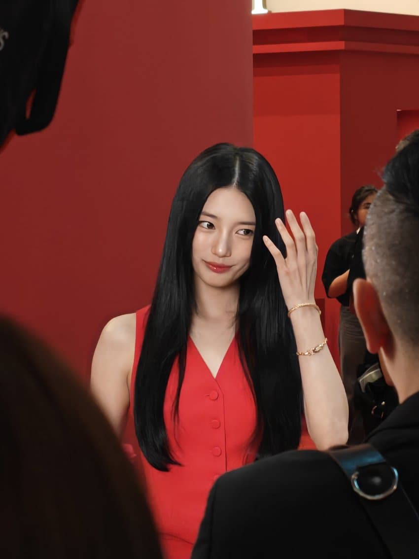 [잡담] 오늘자 말도 안되는 수지 폰카짤 | 인스티즈