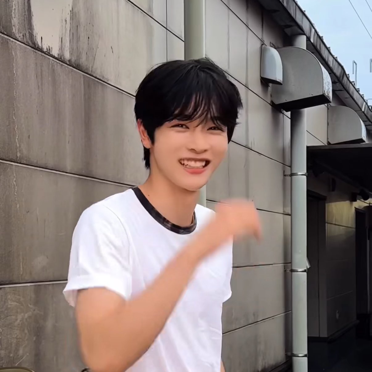 [잡담] 성찬이 릴스 잘생겼다 갑자기 너무 귀여워짐ㅜㅜ | 인스티즈