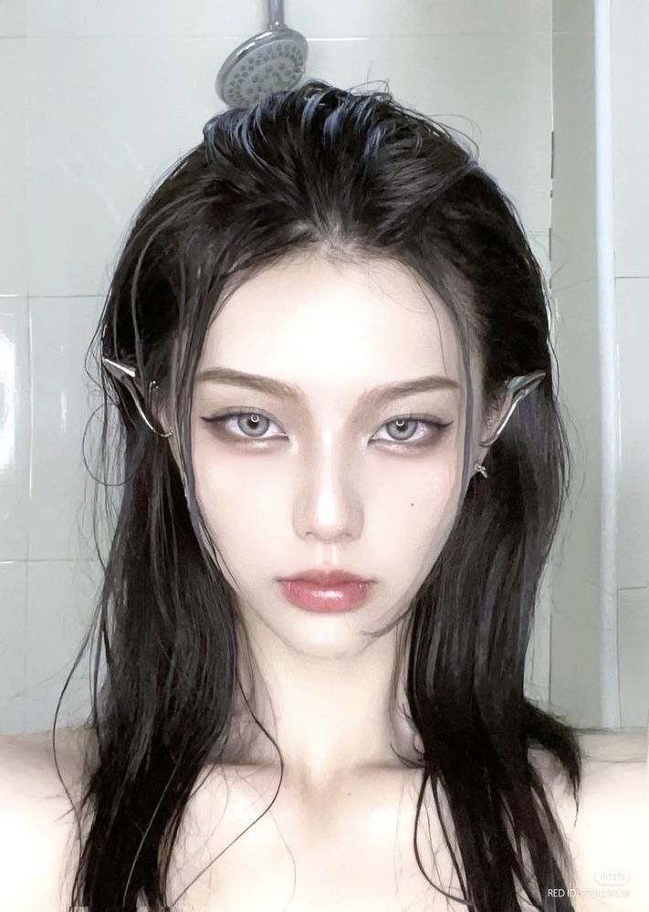 [잡담] 얘들아 이 두사람 같은 사람같아???? | 인스티즈