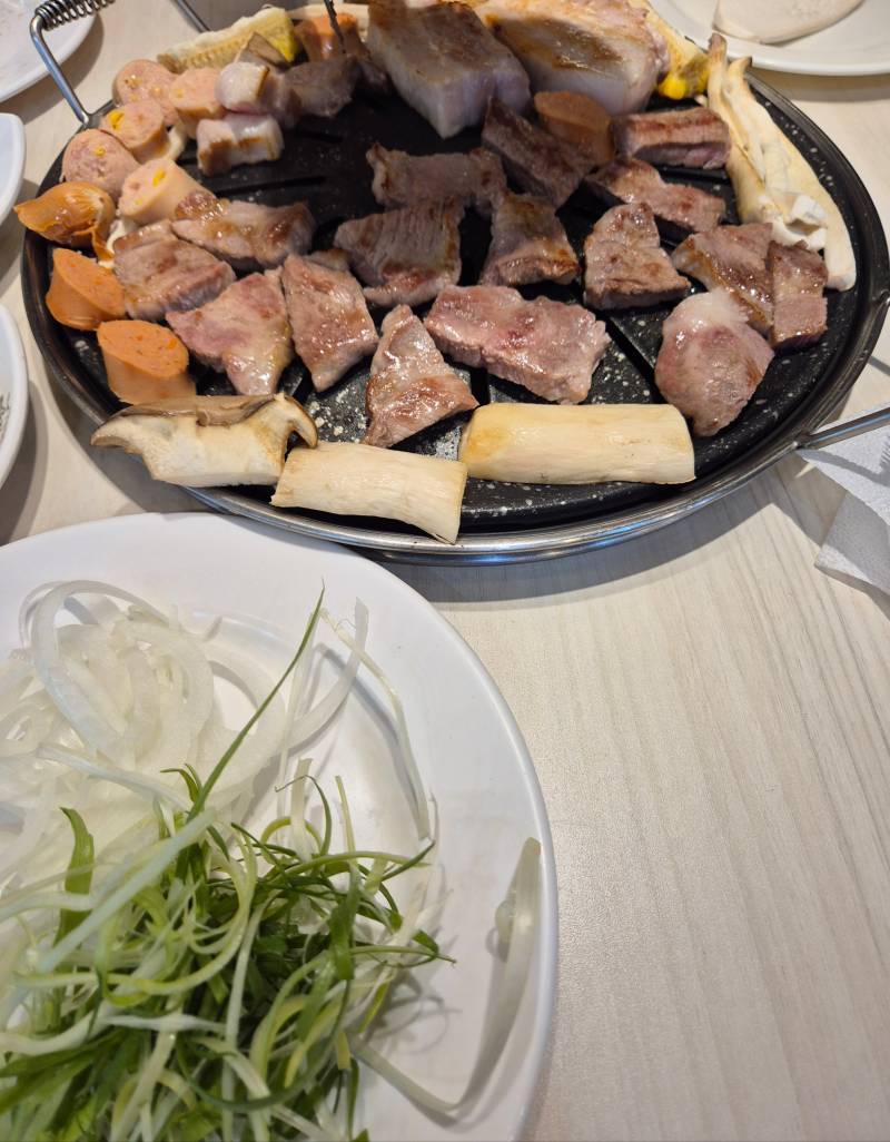 [잡담] 가려던 식당 문 닫아서 급 명륜진사갈비 | 인스티즈