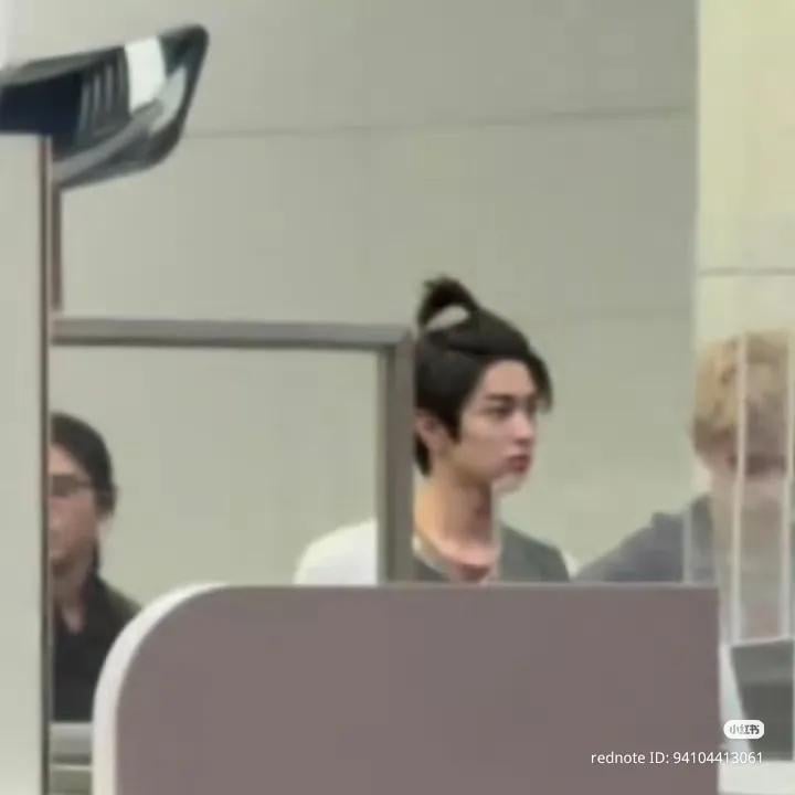 [잡담] 나 안건호 사과머리 볼때마다 미치겠음 딱 09로 보여서 | 인스티즈