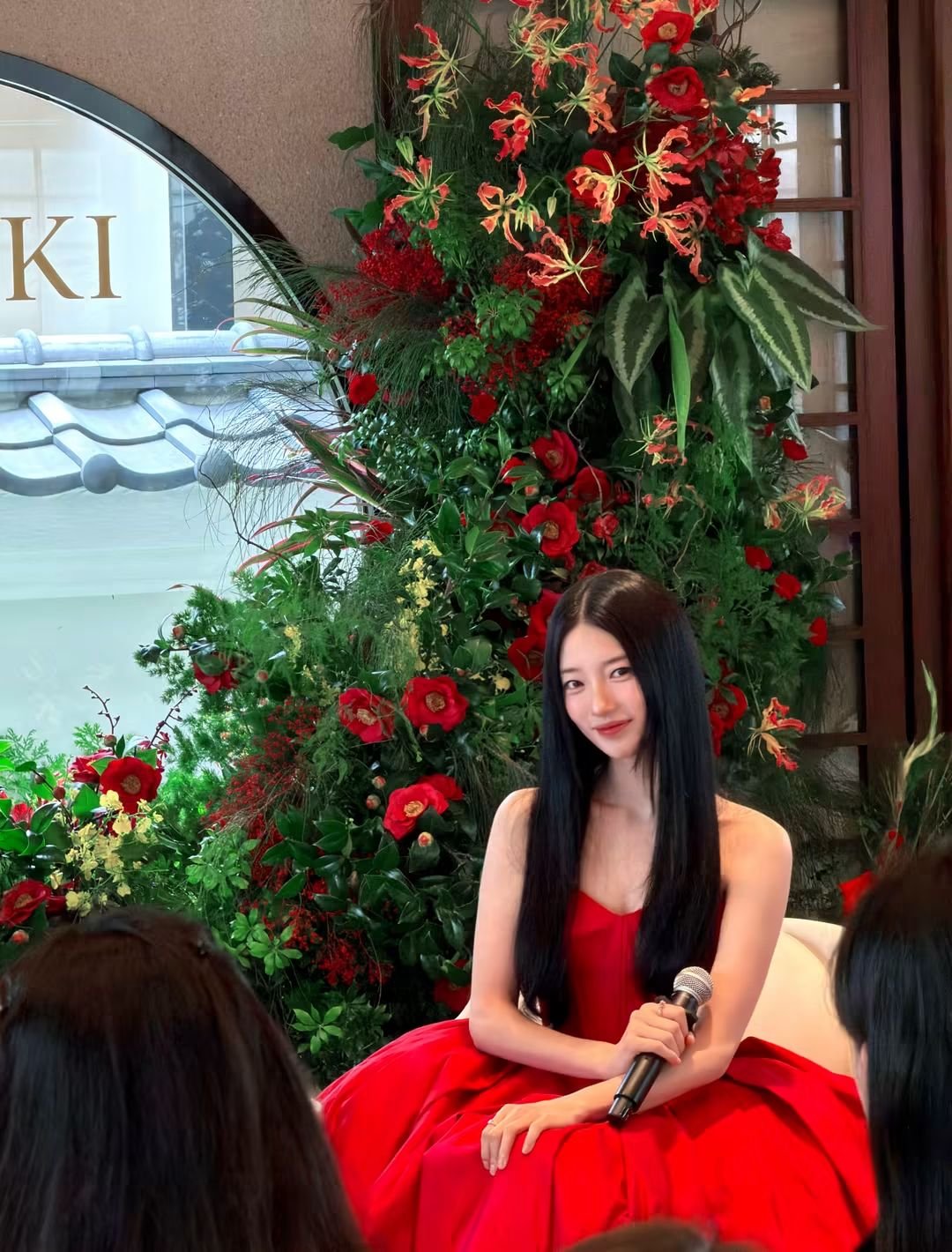 [잡담] 수지) 오늘자 수지 소속사 올린 싱가포르 츠바키 행사 수지 사진들 | 인스티즈
