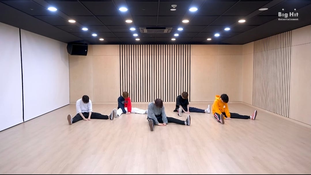 [잡담] 아니 김재중 그룹 투바투 어머뿔자 안무도 비슷하게 시작하네? | 인스티즈