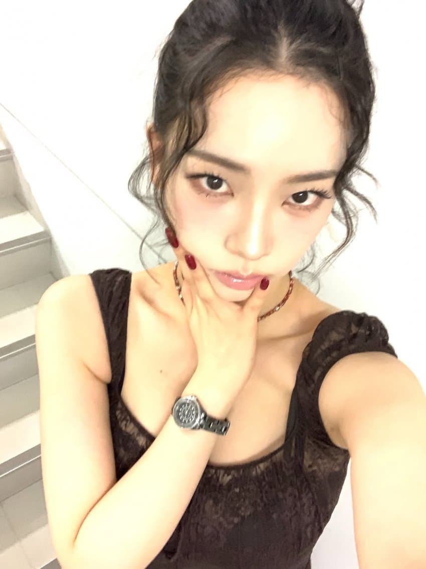 [잡담] 카리나 찐으로 렌즈 + 화장법으로 이미지가 바뀐거였네 | 인스티즈