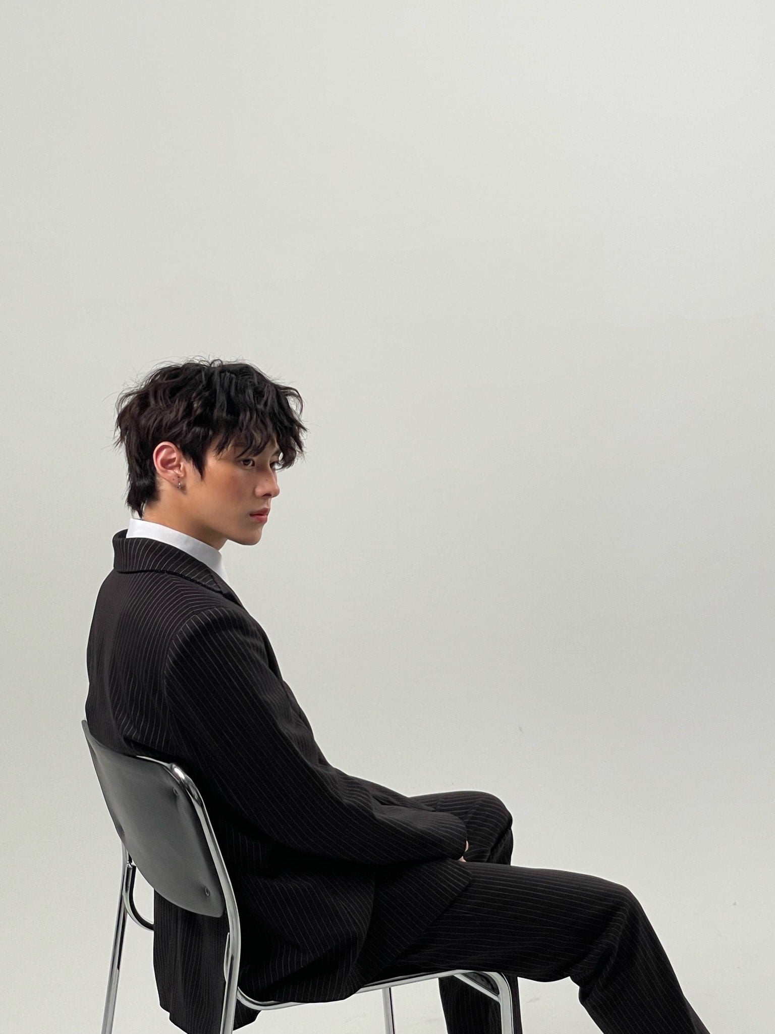 [잡담] 내 완식인 아이돌 갑자기 그룹 탈퇴하고 일반인으로 돌아가더니 군대 감 | 인스티즈