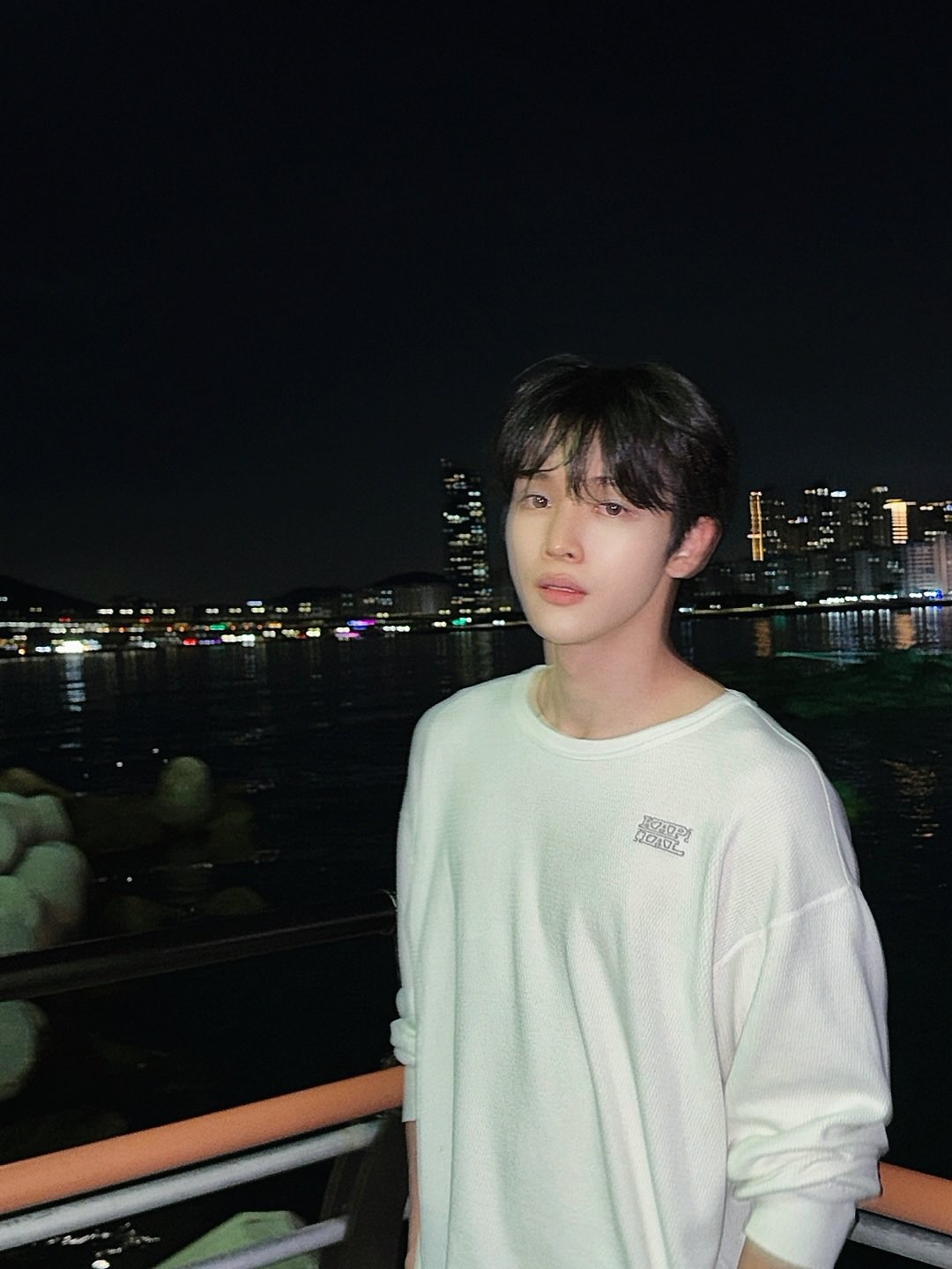 [잡담] 성찬이 ㄹㅇ 얼굴이 선녀네 | 인스티즈
